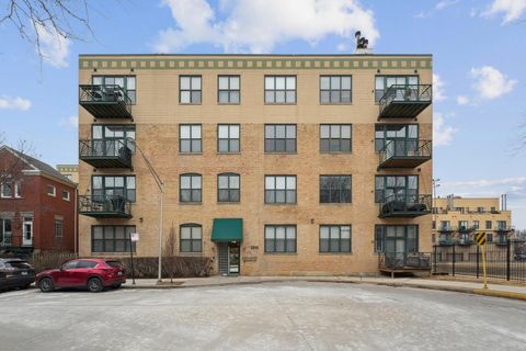 2512 N Bosworth Avenue 202 Chicago IL 60614