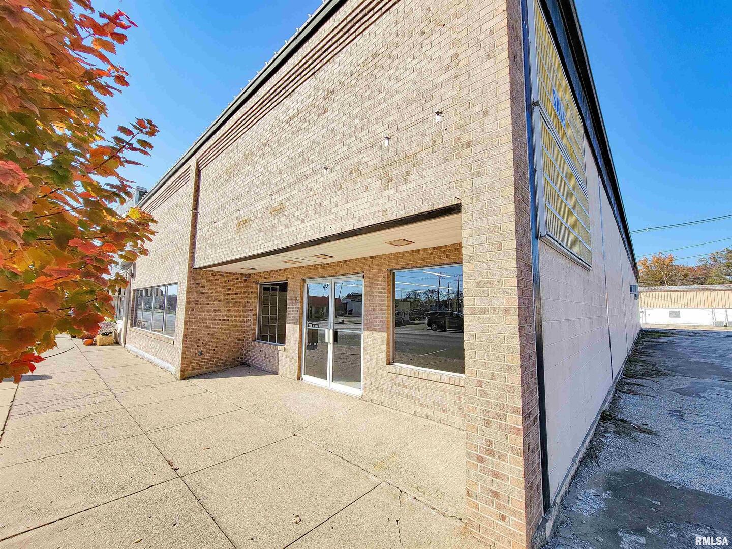 128 W NORTH Avenue