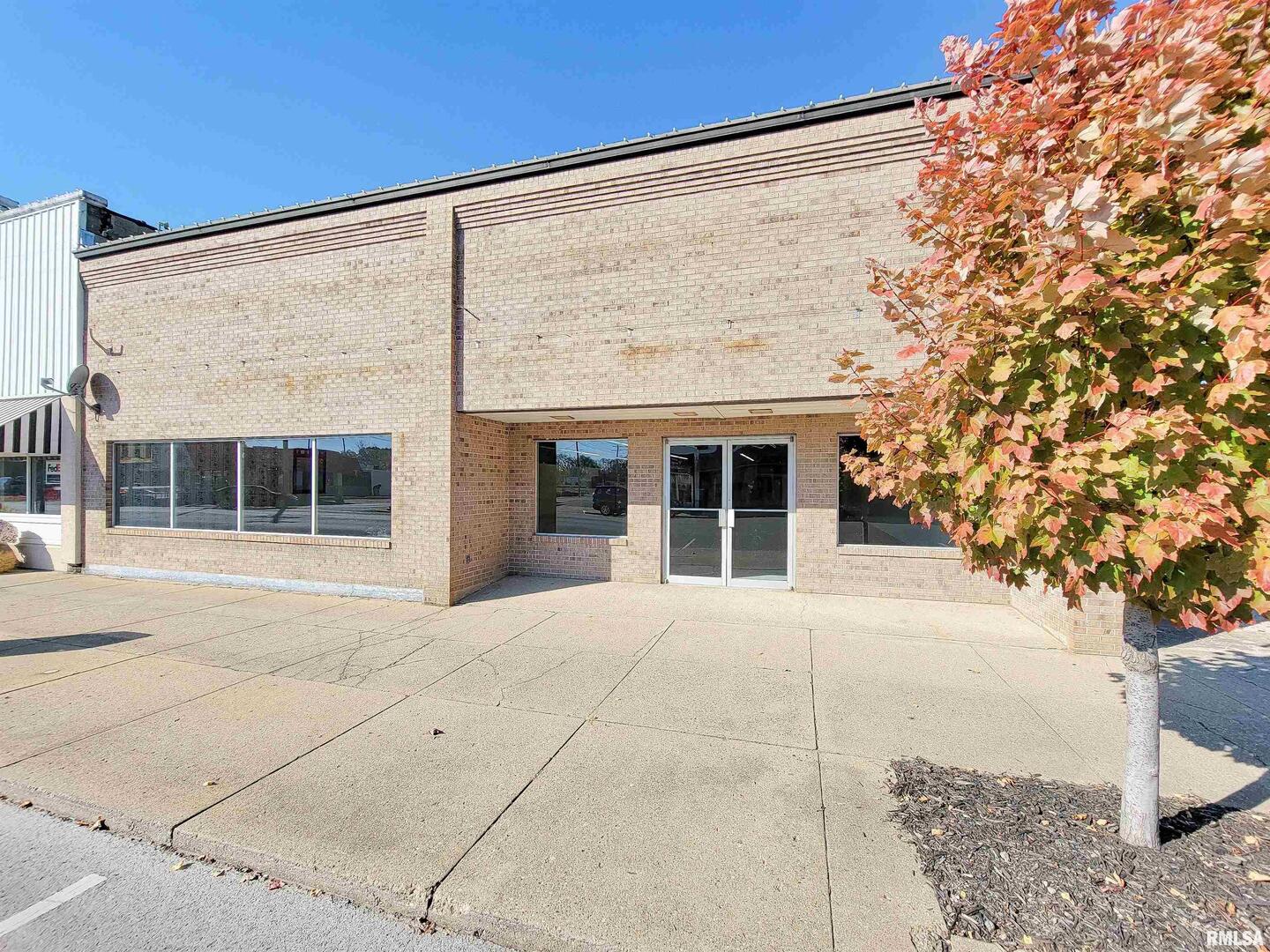 128 W NORTH Avenue