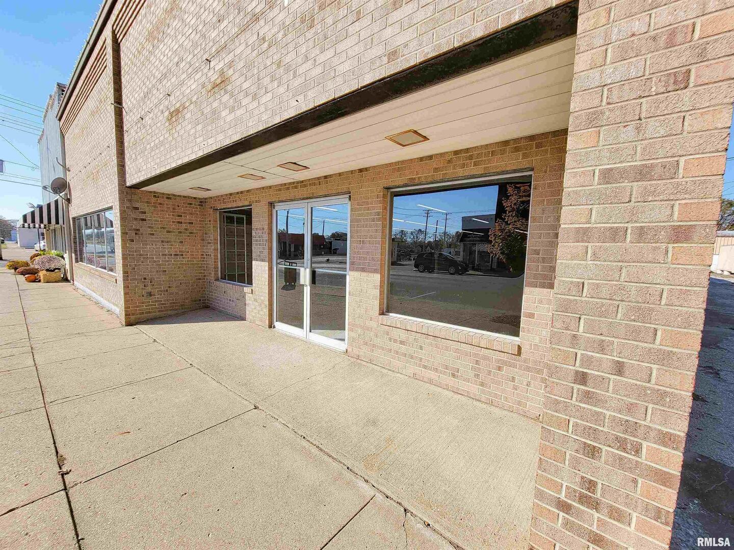 128 W NORTH Avenue