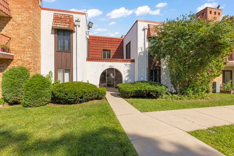 Photo of 743 E Fullerton Avenue #108, Glendale Heights, IL 60139 (MLS # 12752102)