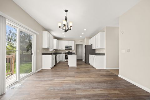 Tiny photo for 304 CLARIDGE Circle, Bolingbrook, IL 60440 (MLS # 12431874)
