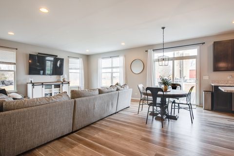 Tiny photo for 3545 AYRES Drive, Aurora, IL 60506 (MLS # 12598210)