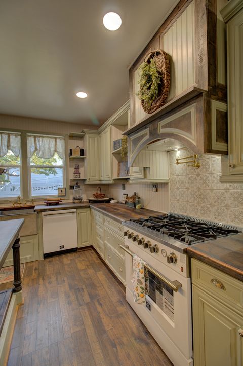 Tiny photo for 402 W Lincolnway Road, Morrison, IL 61270 (MLS # 12608511)