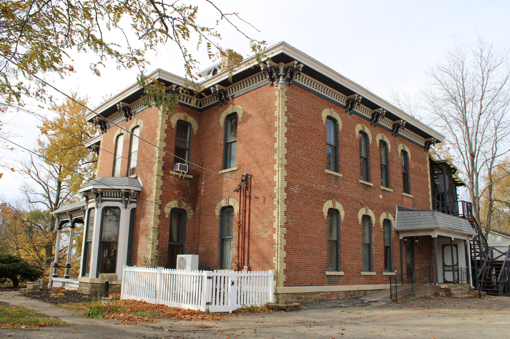 402 W Lincolnway Road