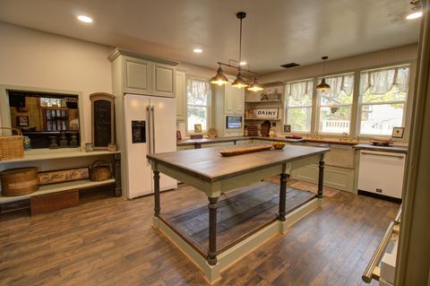 Tiny photo for 402 W Lincolnway Road, Morrison, IL 61270 (MLS # 12608511)