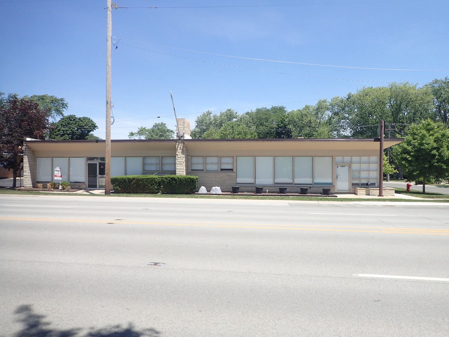 1818 E Northwest Highway