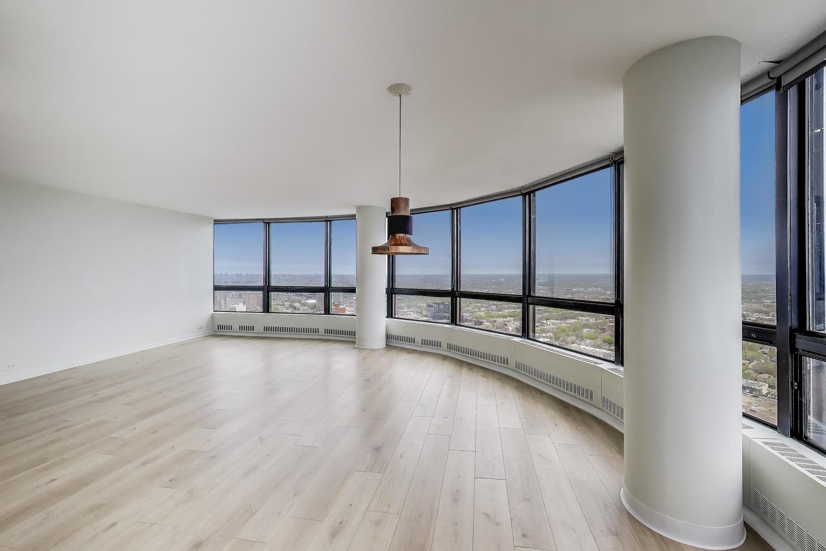 5415 N Sheridan Road 4511