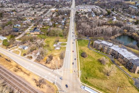 Tiny photo for 580 N Quentin Road, Palatine, IL 60067 (MLS # 12604050)