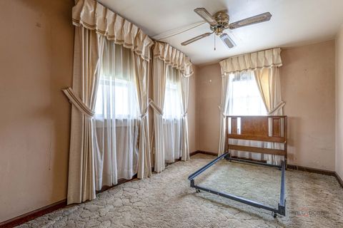 Tiny photo for 580 N Quentin Road, Palatine, IL 60067 (MLS # 12604050)