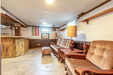 Tiny photo for 580 N Quentin Road, Palatine, IL 60067 (MLS # 12604050)