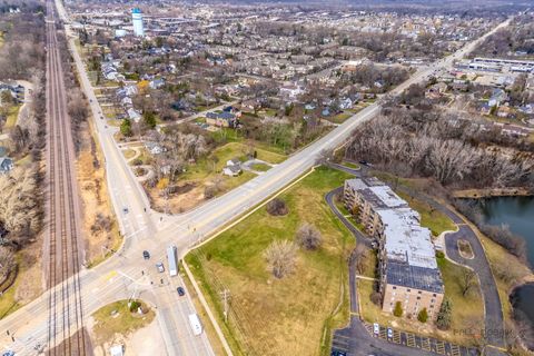 Tiny photo for 580 N Quentin Road, Palatine, IL 60067 (MLS # 12604050)