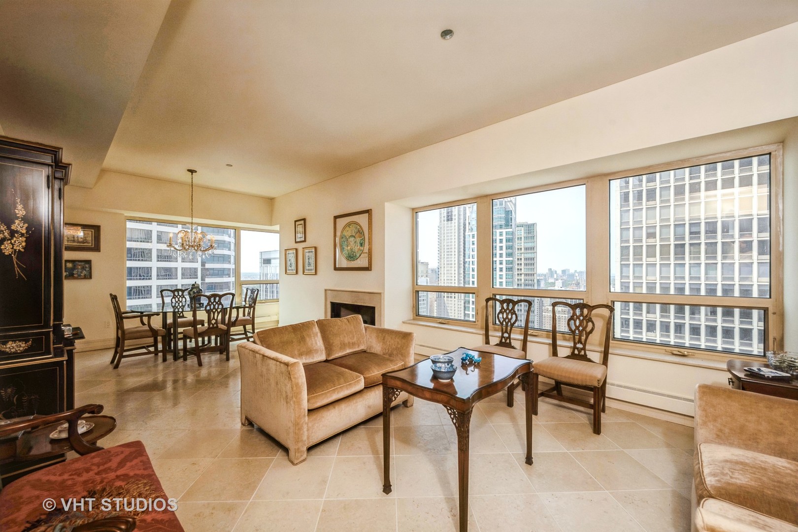 800 N MICHIGAN Avenue 3203