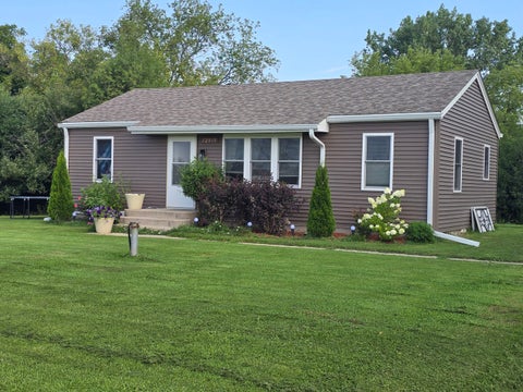 Tiny photo for 12810 W Beach Road, Beach Park, IL 60087 (MLS # 12725244)