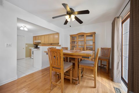 Tiny photo for 733 Clover Hill Court, Elk Grove Village, IL 60007 (MLS # 12586133)