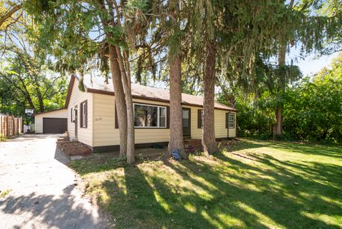 Photo of 2116 Hanover Street, Joliet, IL 60433 (MLS # 12480950)