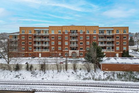 Photo of 500 E Saint Charles Road #302, Lombard, IL 60148 (MLS # 12562798)