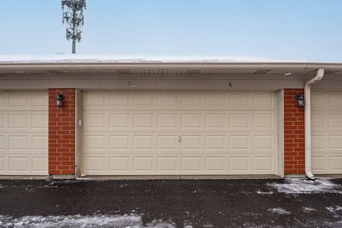 Tiny photo for 500 E Saint Charles Road #302, Lombard, IL 60148 (MLS # 12562798)