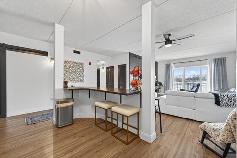 Tiny photo for 500 E Saint Charles Road #302, Lombard, IL 60148 (MLS # 12562798)