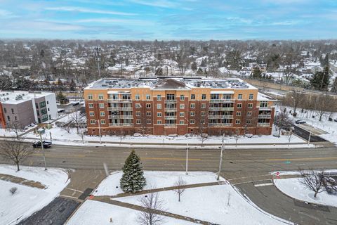 Tiny photo for 500 E Saint Charles Road #302, Lombard, IL 60148 (MLS # 12562798)