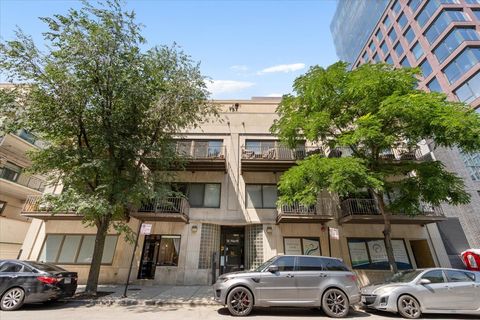 Photo of 14 N Sangamon Street #201, Chicago, IL 60607 (MLS # 12571703)