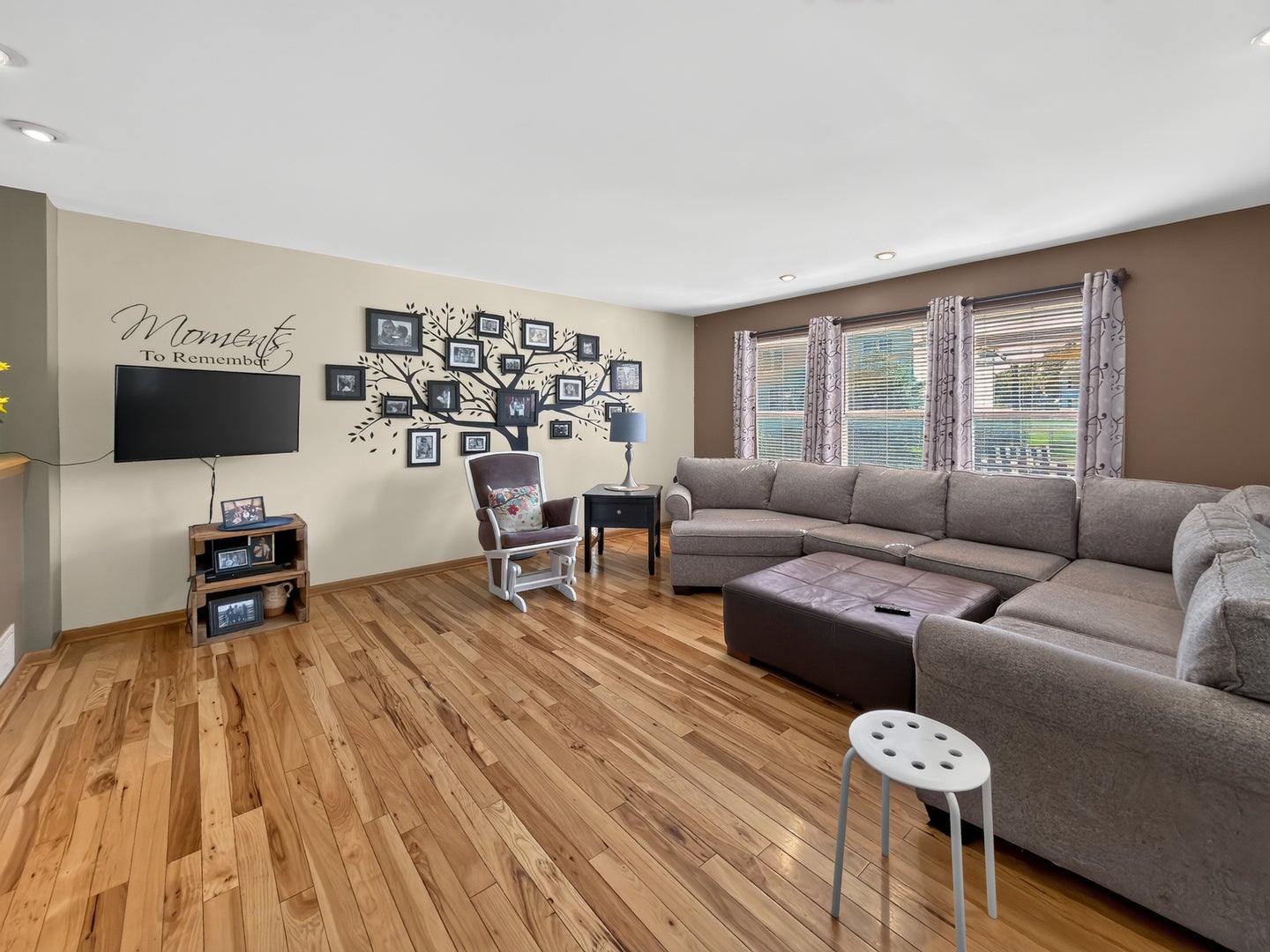 909 Walnut Drive