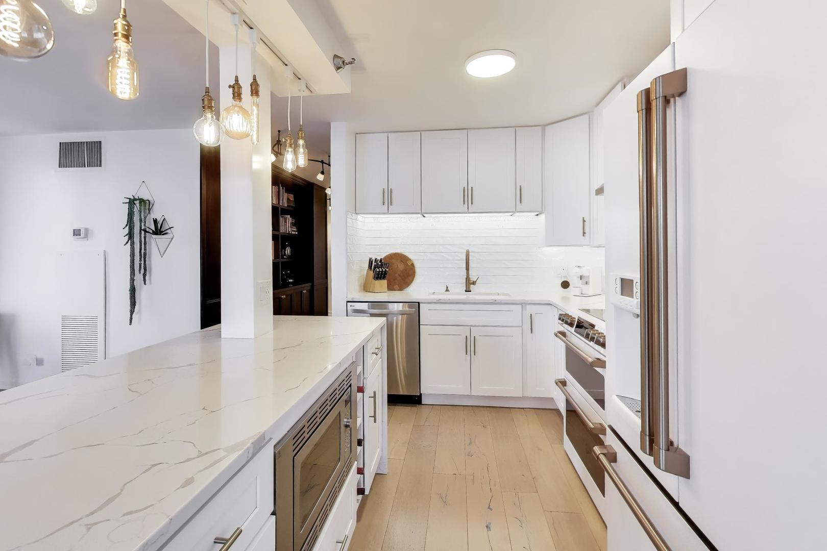 3660 N Lake Shore Drive 3401