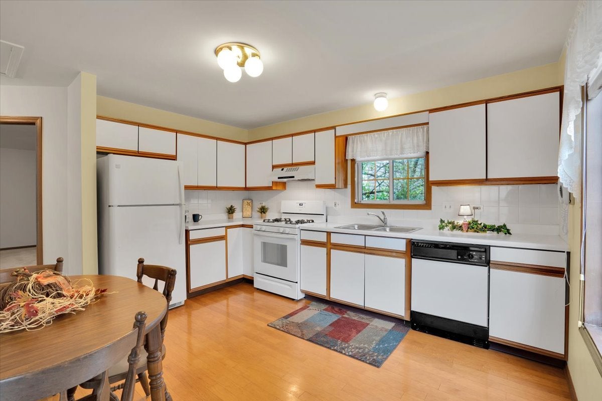 2434 Charleston Drive 2