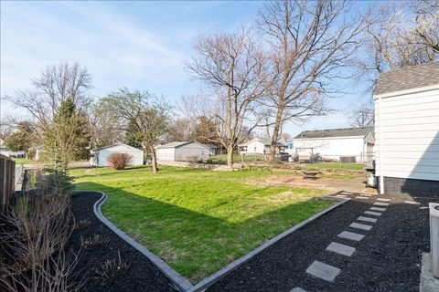 Tiny photo for 8 Felton Place, Bloomington, IL 61701 (MLS # 12606755)