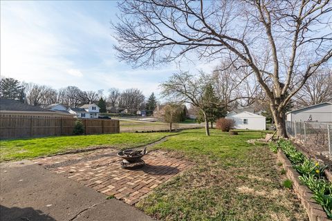 Tiny photo for 8 Felton Place, Bloomington, IL 61701 (MLS # 12606755)