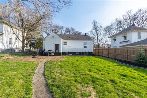 Tiny photo for 8 Felton Place, Bloomington, IL 61701 (MLS # 12606755)