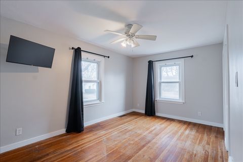 Tiny photo for 8 Felton Place, Bloomington, IL 61701 (MLS # 12606755)