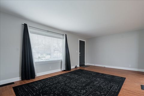 Tiny photo for 8 Felton Place, Bloomington, IL 61701 (MLS # 12606755)