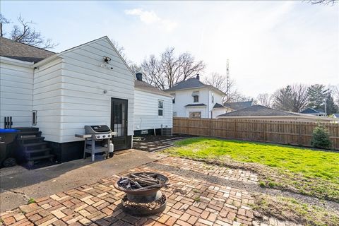 Tiny photo for 8 Felton Place, Bloomington, IL 61701 (MLS # 12606755)