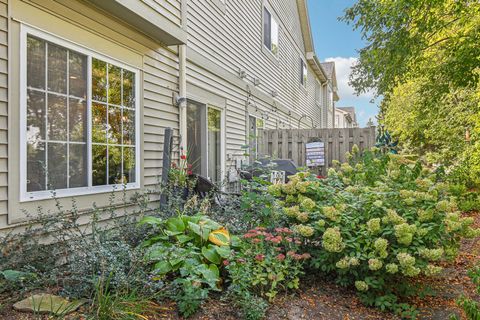 Tiny photo for 2223 ROCKEFELLER Drive, Geneva, IL 60134 (MLS # 12485247)