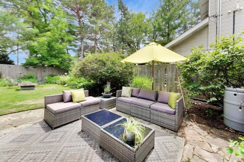 Tiny photo for 124 Lockerbie Lane, Wilmette, IL 60091 (MLS # 12675160)