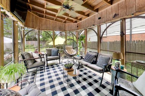Tiny photo for 124 Lockerbie Lane, Wilmette, IL 60091 (MLS # 12675160)
