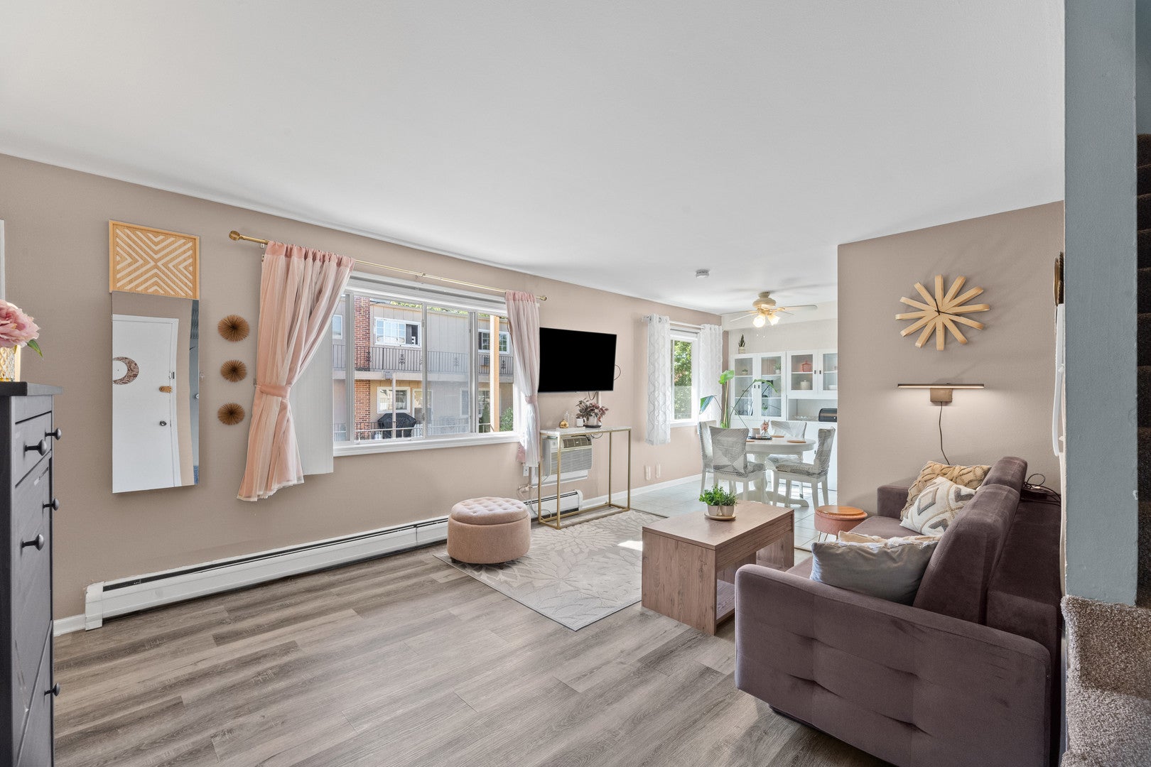 2404 Algonquin Road 11