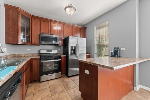 Tiny photo for 337 N Commerce Street, Aurora, IL 60504 (MLS # 12737860)