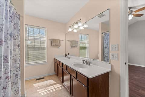 Tiny photo for 337 N Commerce Street, Aurora, IL 60504 (MLS # 12737860)