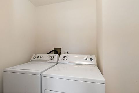 Tiny photo for 628 Mallard Court #B2, Bartlett, IL 60103 (MLS # 12615490)