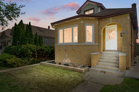 Tiny photo for 5853 W Newport Avenue, Chicago, IL 60634 (MLS # 12539921)