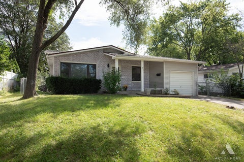 Tiny photo for 175 S Maple Street, Palatine, IL 60067 (MLS # 12789715)