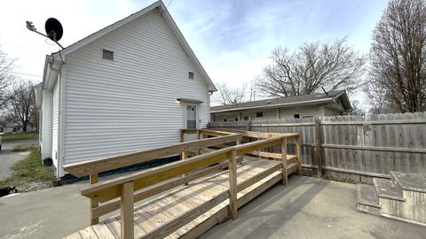 Tiny photo for 517 College Avenue, Centralia, IL 62801 (MLS # 12595855)