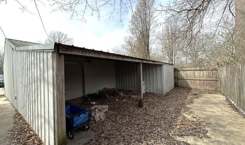 Tiny photo for 517 College Avenue, Centralia, IL 62801 (MLS # 12595855)