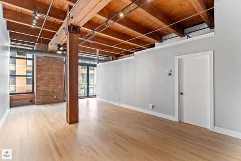 Tiny photo for 701 W Jackson Boulevard #302B, Chicago, IL 60661 (MLS # 12485391)