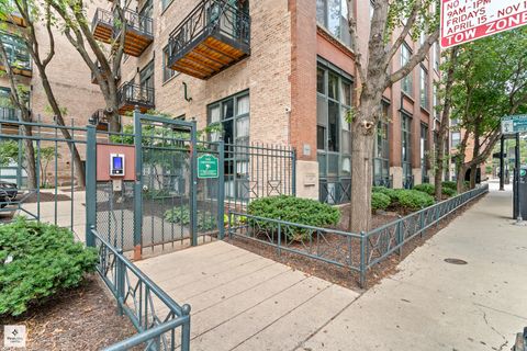 Tiny photo for 701 W Jackson Boulevard #302B, Chicago, IL 60661 (MLS # 12485391)