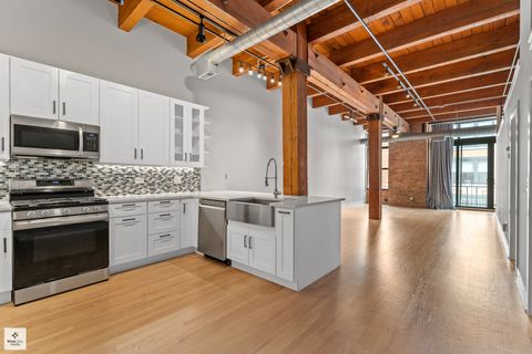 Tiny photo for 701 W Jackson Boulevard #302B, Chicago, IL 60661 (MLS # 12485391)