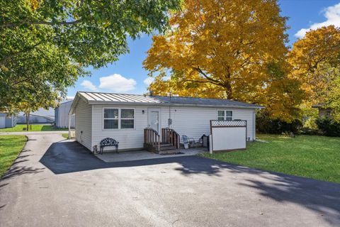 Tiny photo for 407 W Oak Street, Leroy, IL 61752 (MLS # 12510553)