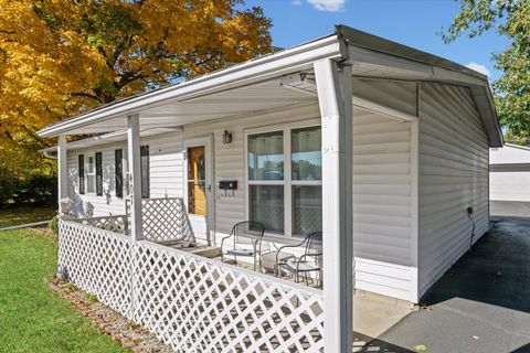 Tiny photo for 407 W Oak Street, Leroy, IL 61752 (MLS # 12510553)